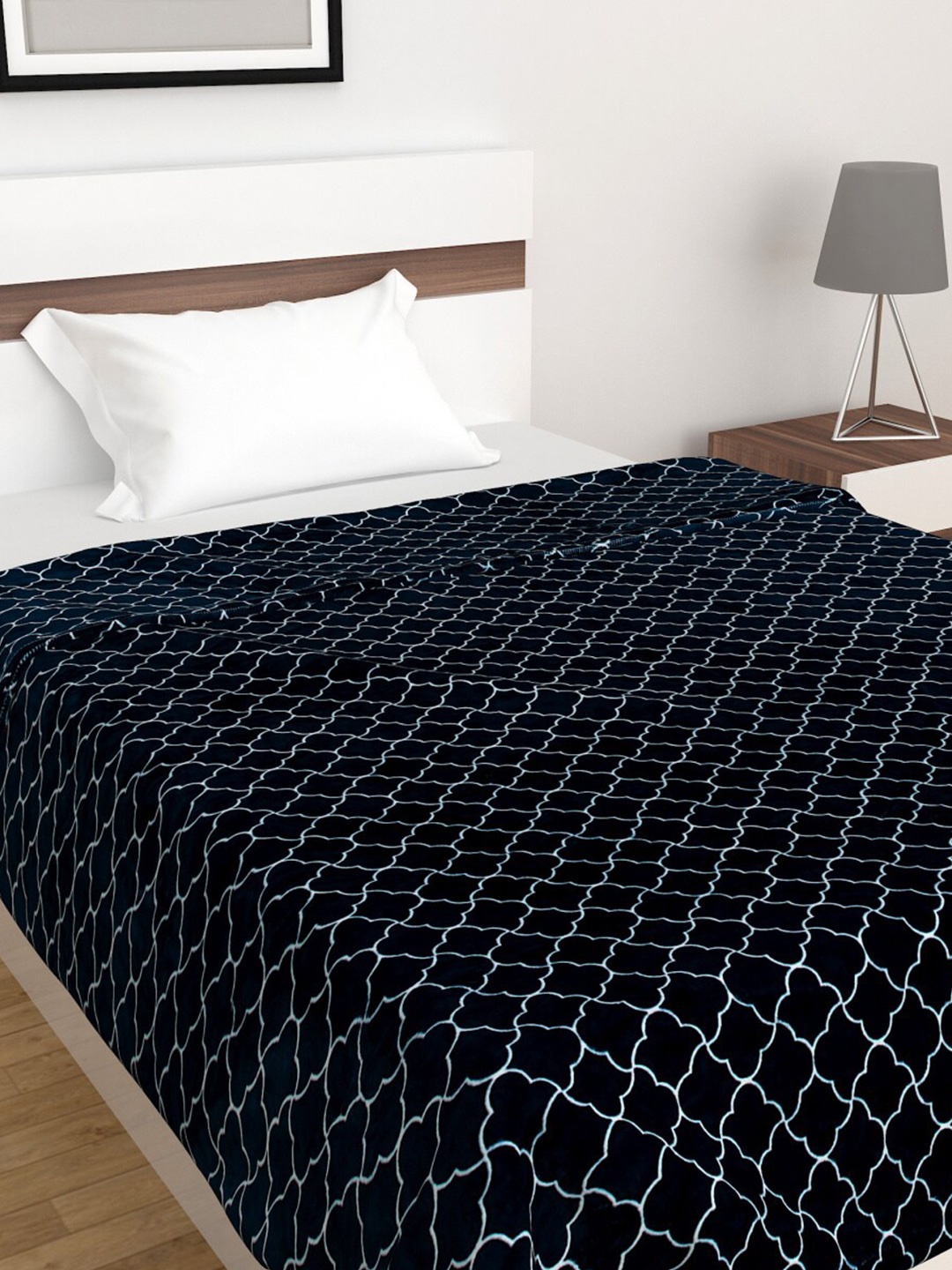 

Home Centre Blue Printed 150 GSM Single Bed Summer Blanket