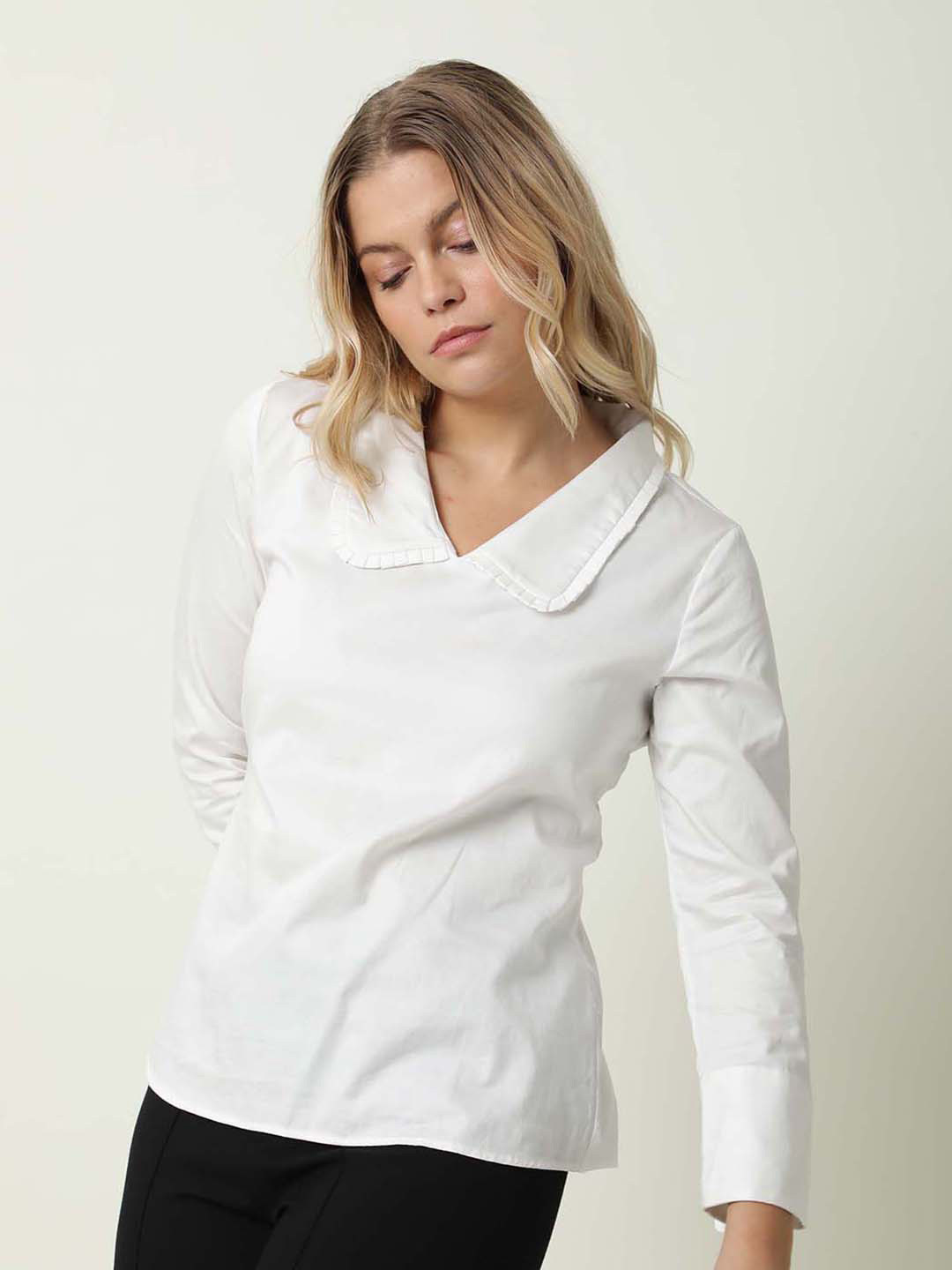 

RAREISM White Peter Pan Collar Top