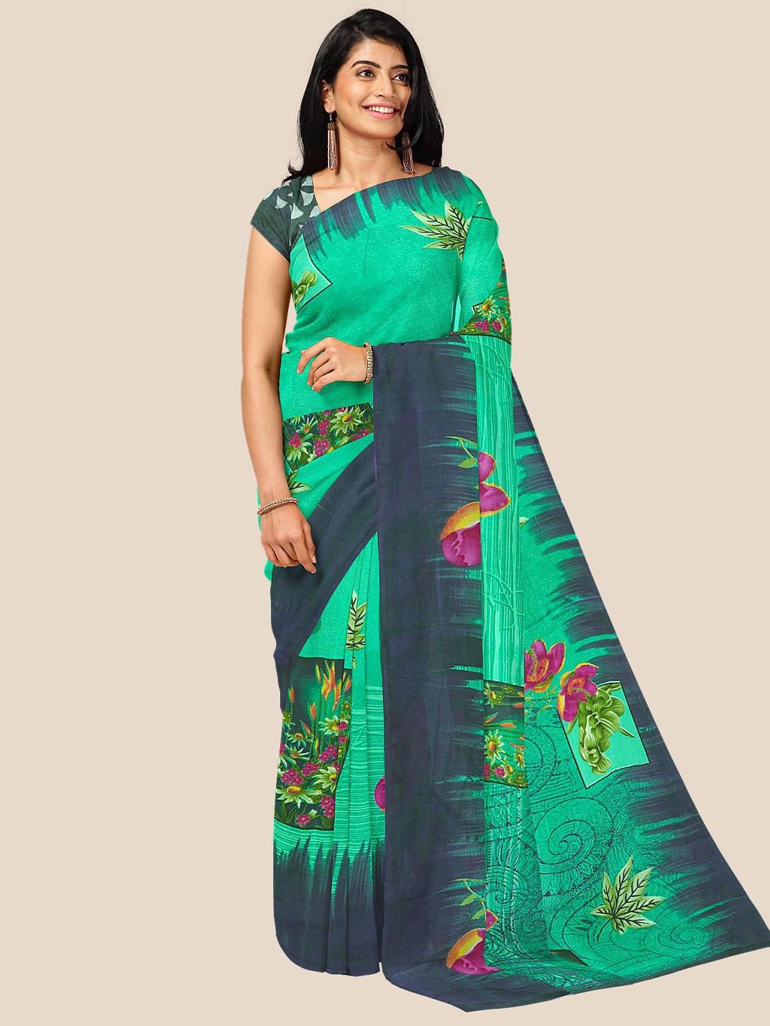 

Kalamandir Women Green Floral Print Georgette Saree