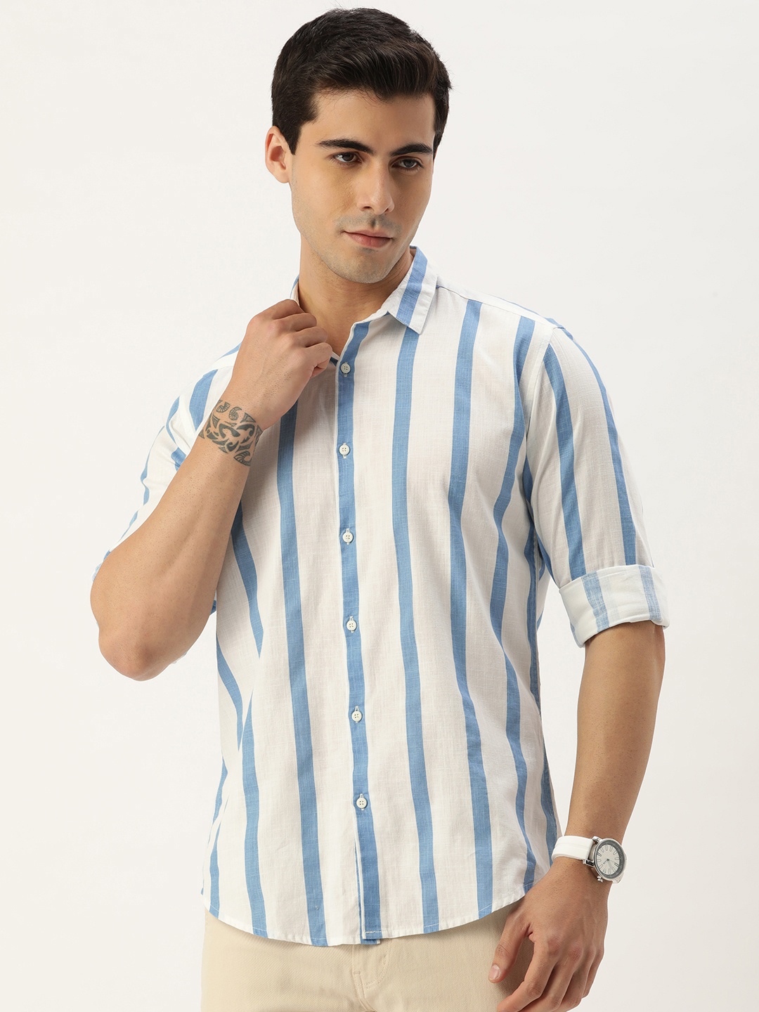 

Bene Kleed Men White & Blue Slim Fit Striped Casual Shirt