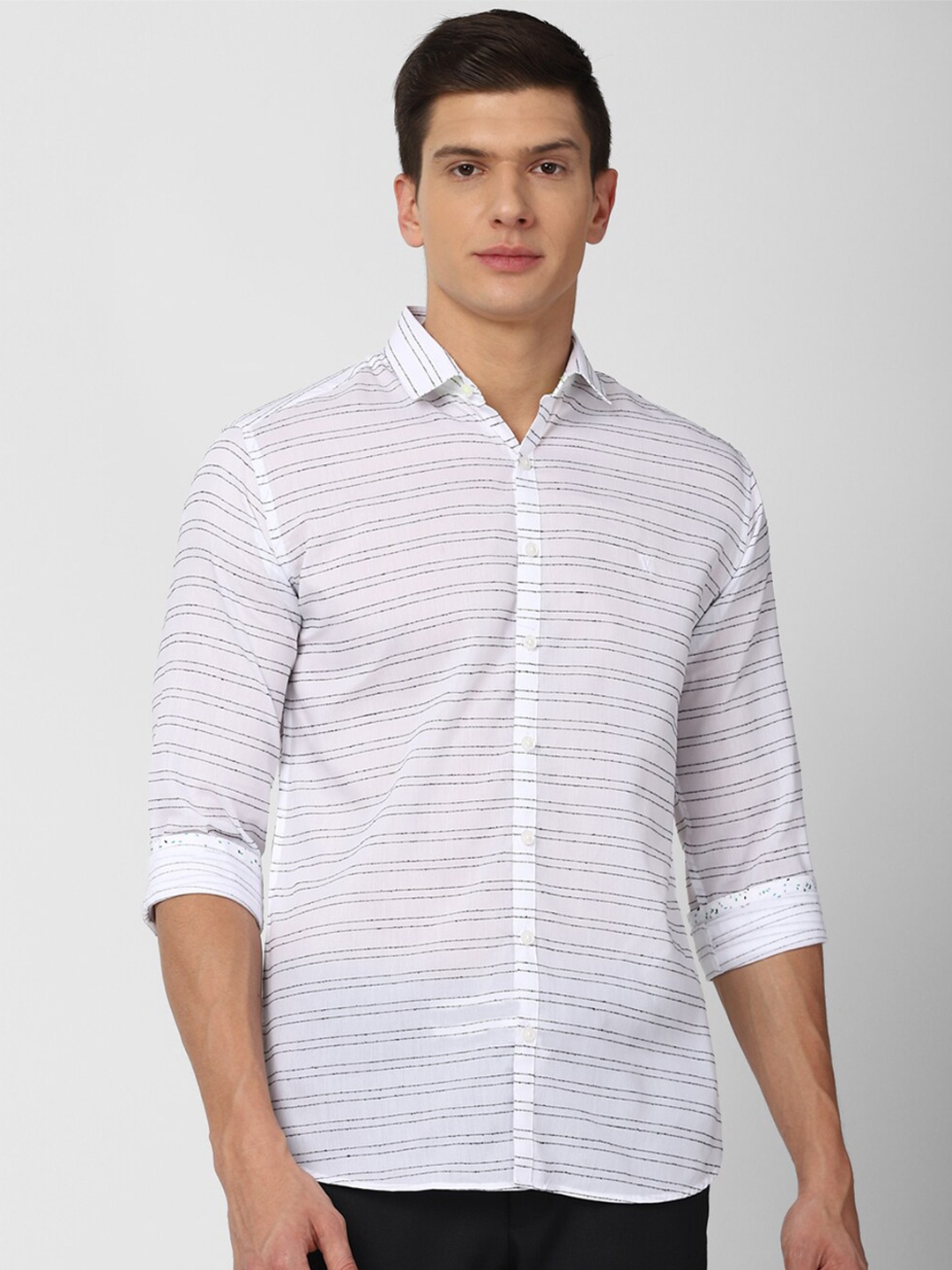 

V Dot Men White Slim Fit Horizontal Stripes Striped Casual Shirt