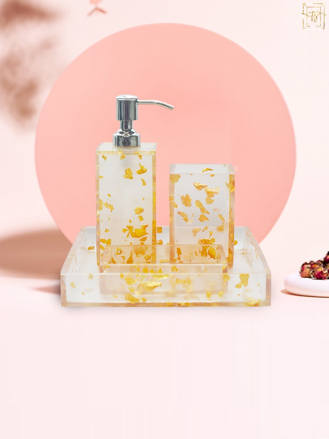 

Tranquil square Set Of 4 Gold-Toned Bathroom Set