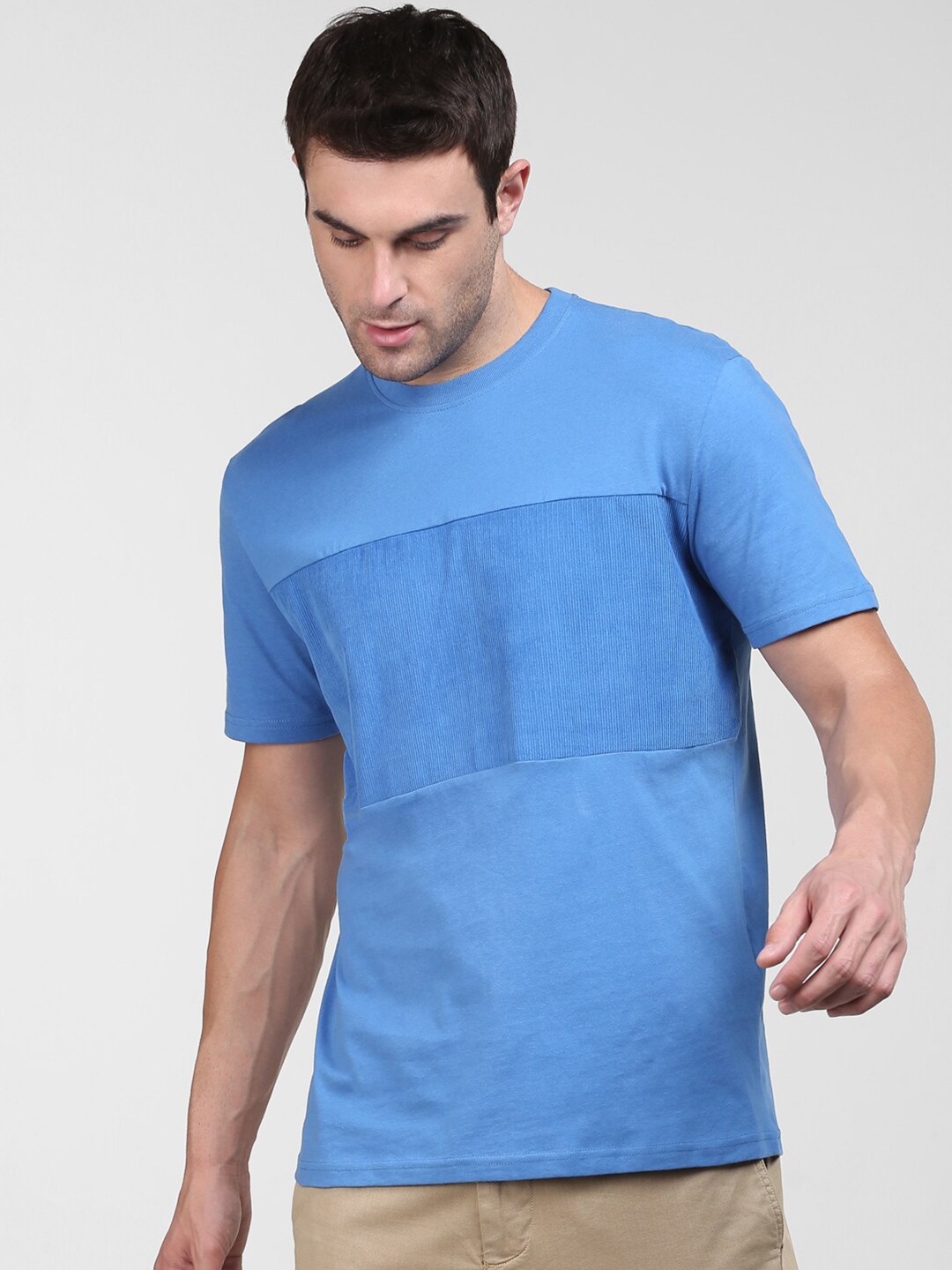 

SELECTED Men Blue Colourblocked Organic Cotton T-shirt