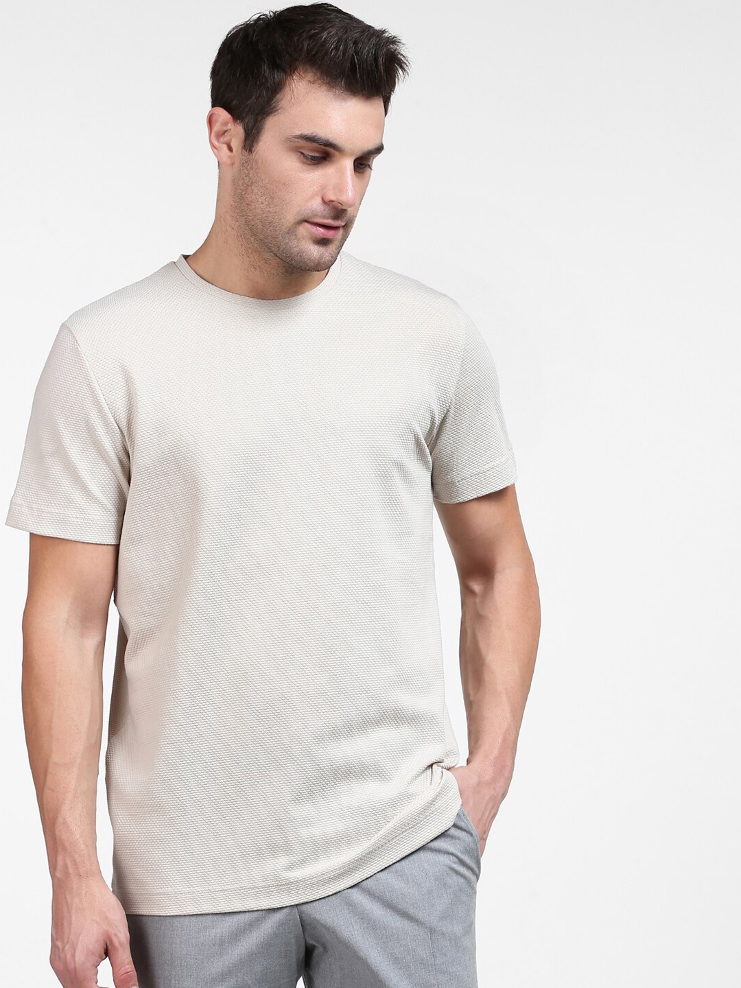 

SELECTED Men Grey Colourblocked V-Neck Organic Cotton Raw Edge T-shirt
