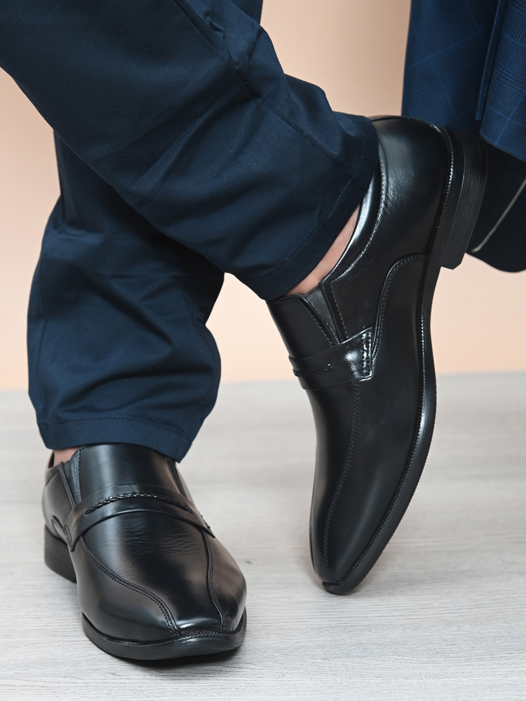 

Fentacia Men Black Leather Formal Slip-On Shoes