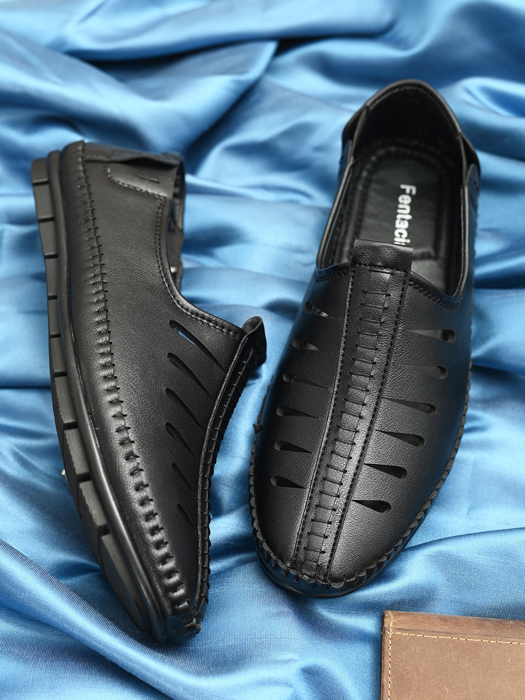 

Fentacia Men Black Shoe-Style Sandals