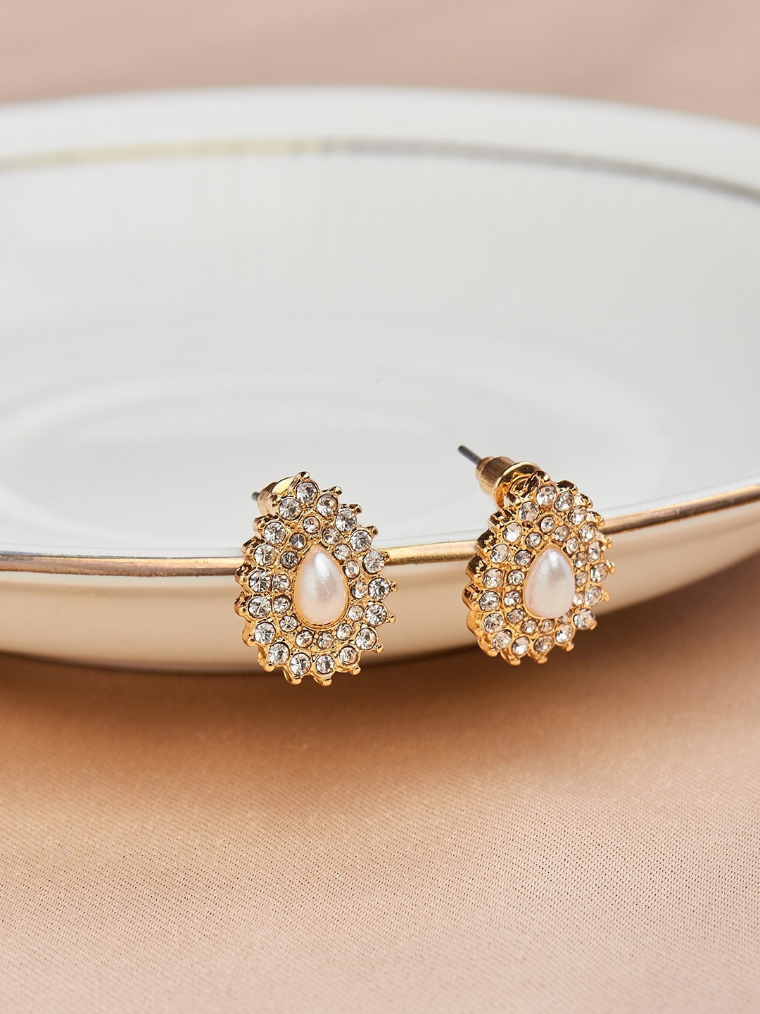 

Lilly & sparkle Gold-Plated Teardrop Shaped Studs Earrings