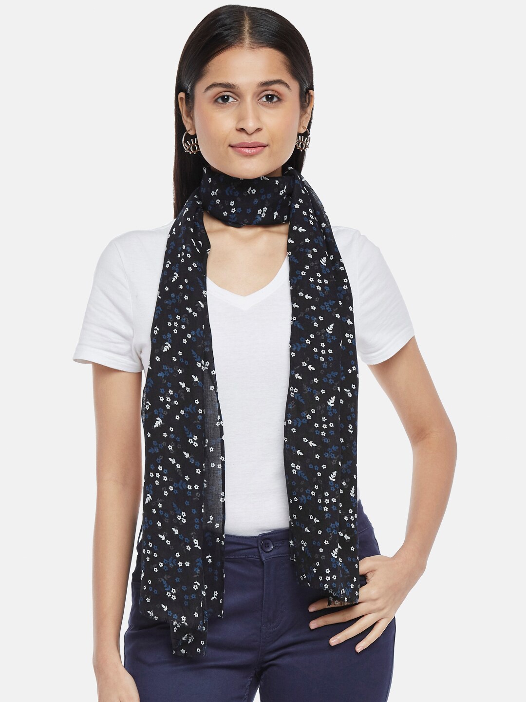 

Honey by Pantaloons Women Black & White Printed Scarf
