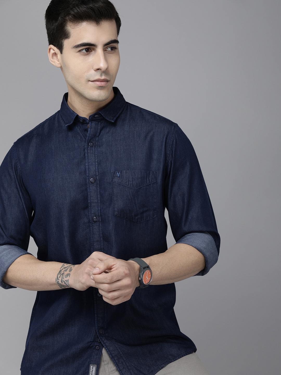 

VAN HEUSEN DENIM LABS Men Navy Blue Solid Slim Fit Casual Shirt