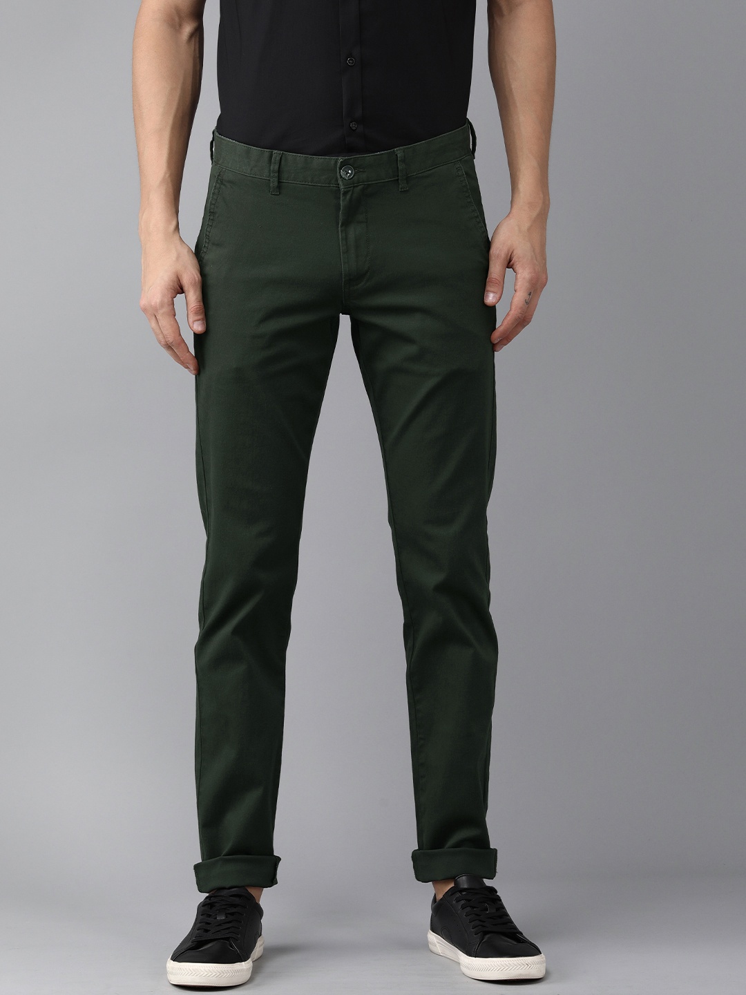 

Van Heusen Sport Men Olive Green Solid Tapered Fit Regular Trousers