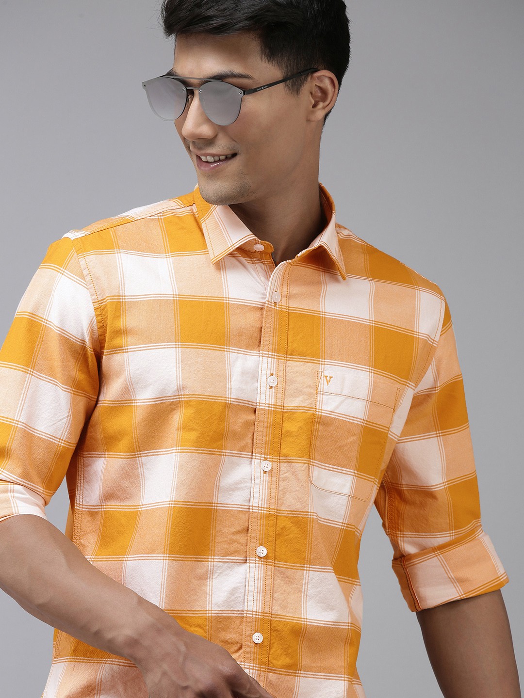 

Van Heusen Sport Men Yellow & White Slim Fit Checked Pure Cotton Casual Shirt