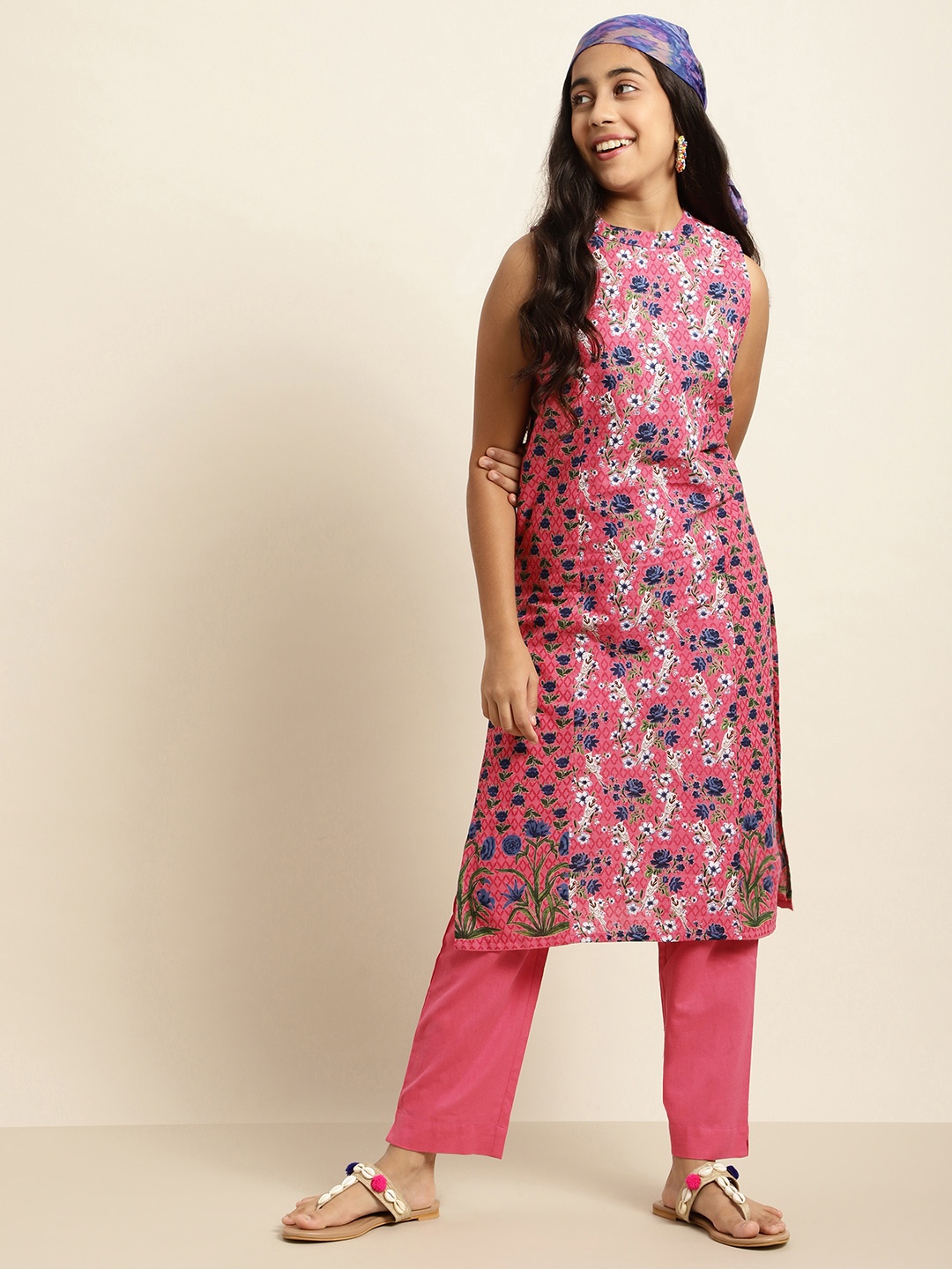 

Sangria Teen Girls Pink Floral Printed Pure Cotton Kurta with Trousers