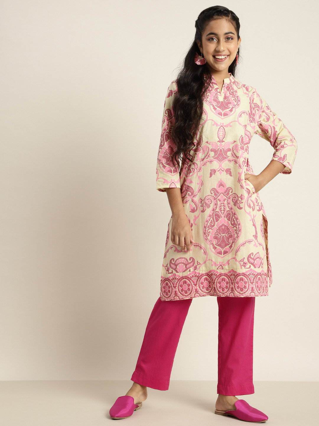 

Sangria Teen Girls Beige Printed Pure Cotton Kurta with Trousers
