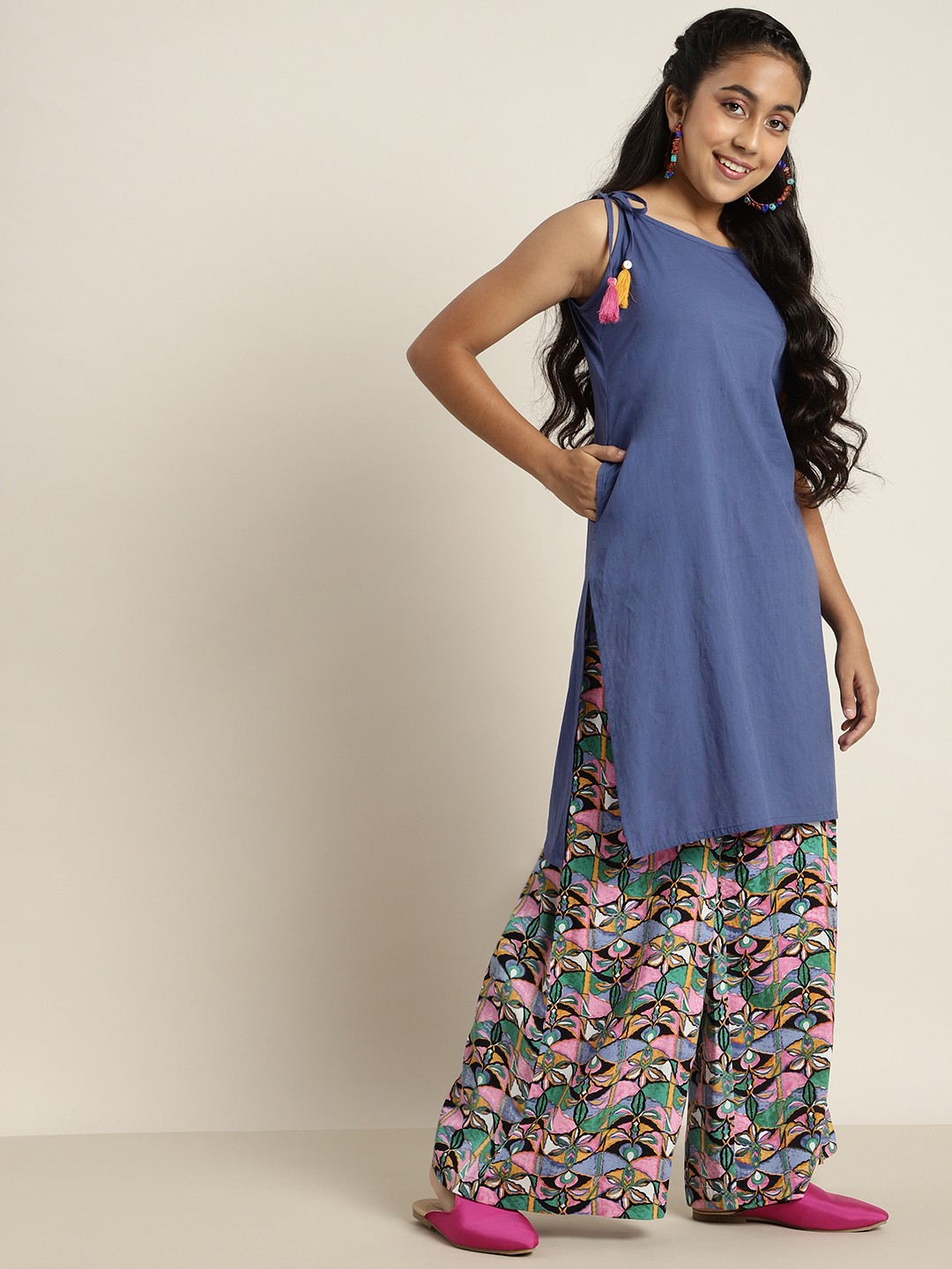 

Sangria Teen Girls Blue Floral Pure Cotton Kurta with Palazzos