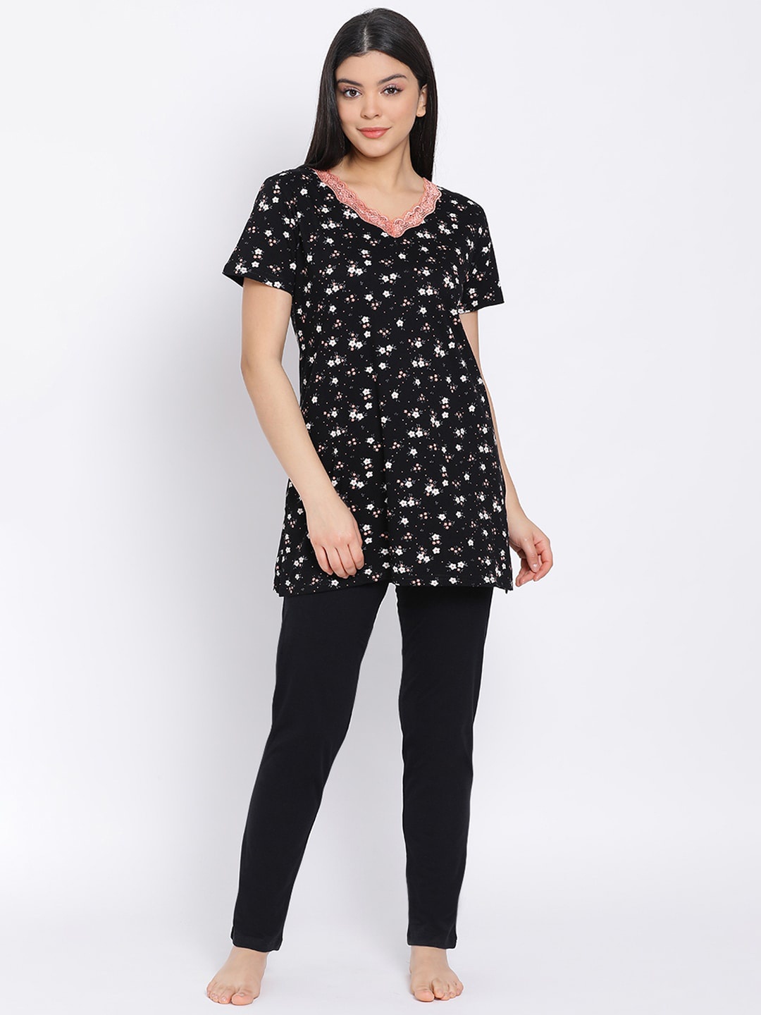 

Kanvin Women Black & Coral Printed Cotton Night suit