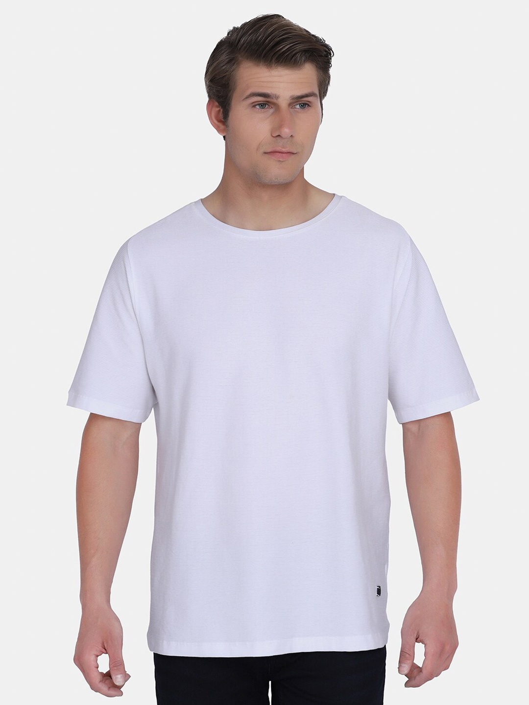 

Blackberrys Men White Raw Edge Slim Fit T-shirt