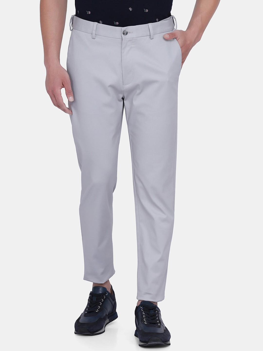 

Blackberrys Men Grey Arise Regular Fit Solid Cotton Trousers