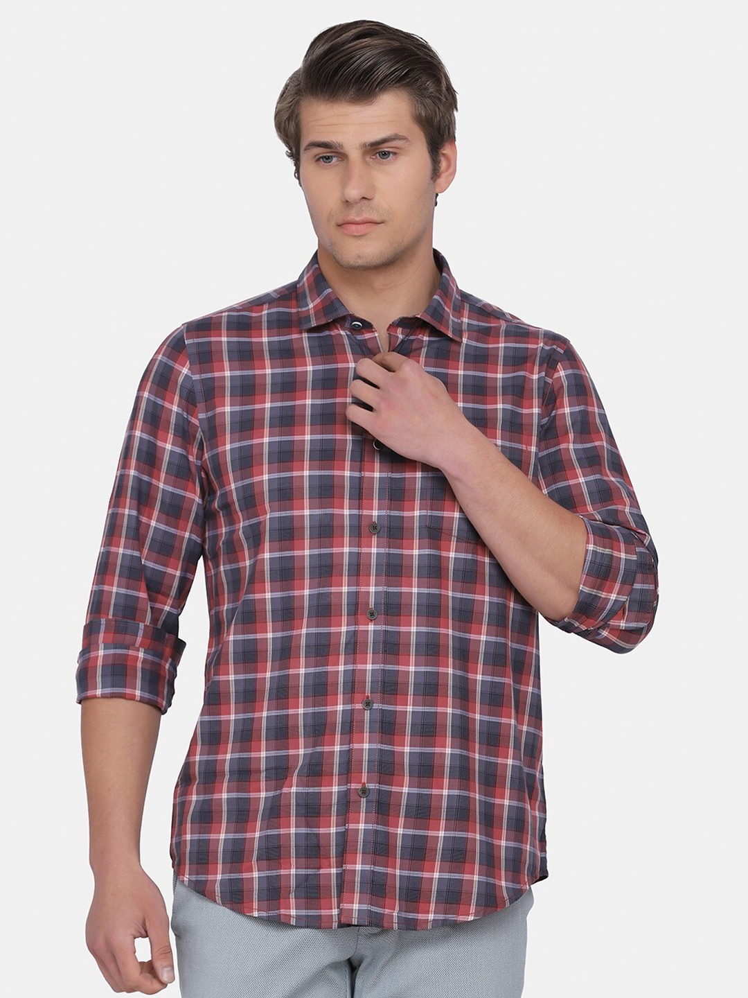 

Blackberrys Men Grey & Red India Slim Fit Tartan Checked Cotton Casual Shirt