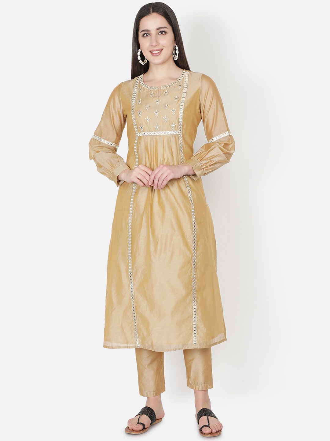 

TRISHLA INDIA Women Black Embroidered Chanderi Silk Kurta with Trousers