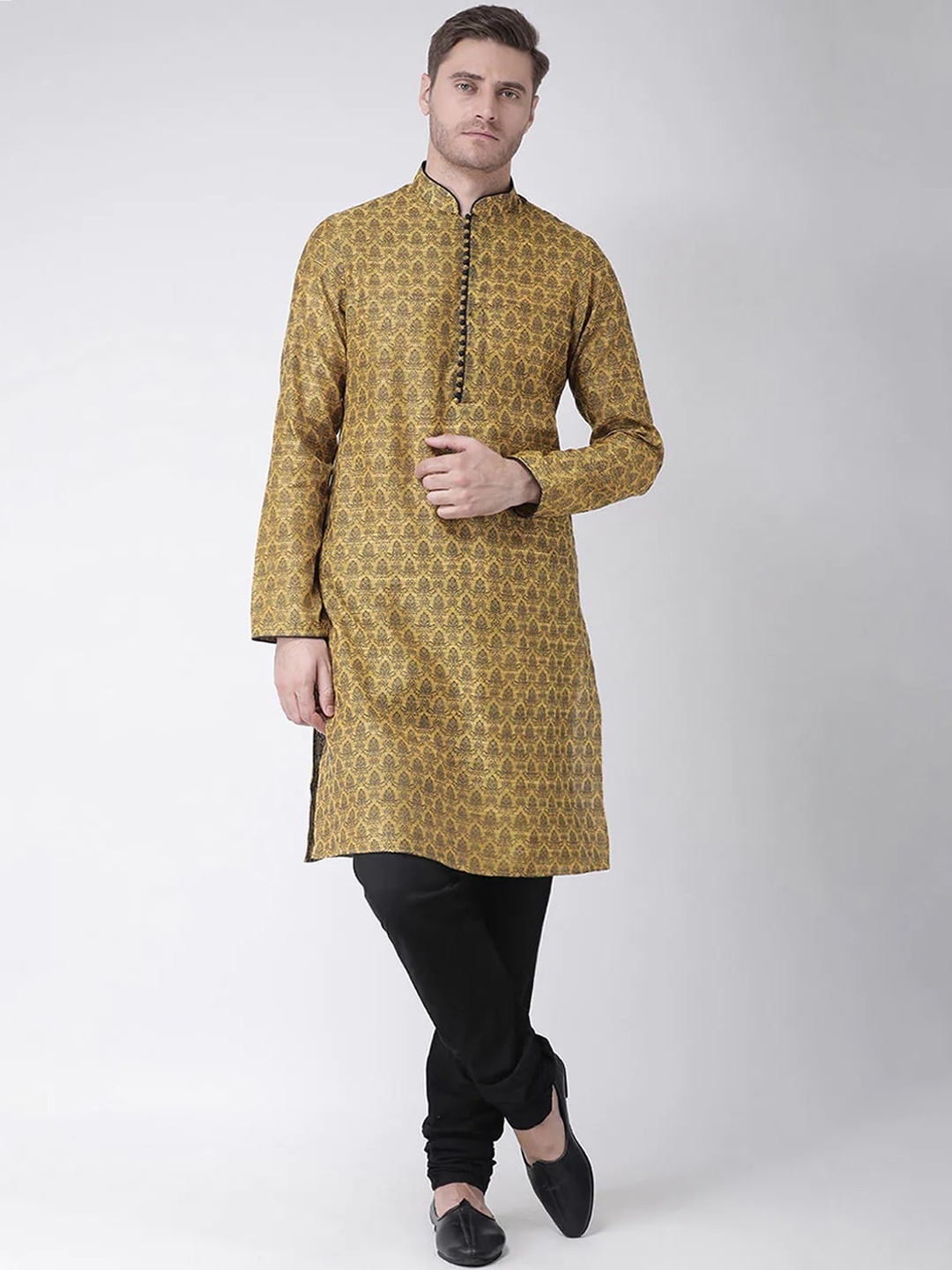 

Chitwan Mohan Men Yellow Angrakha Kurti with Pyjamas