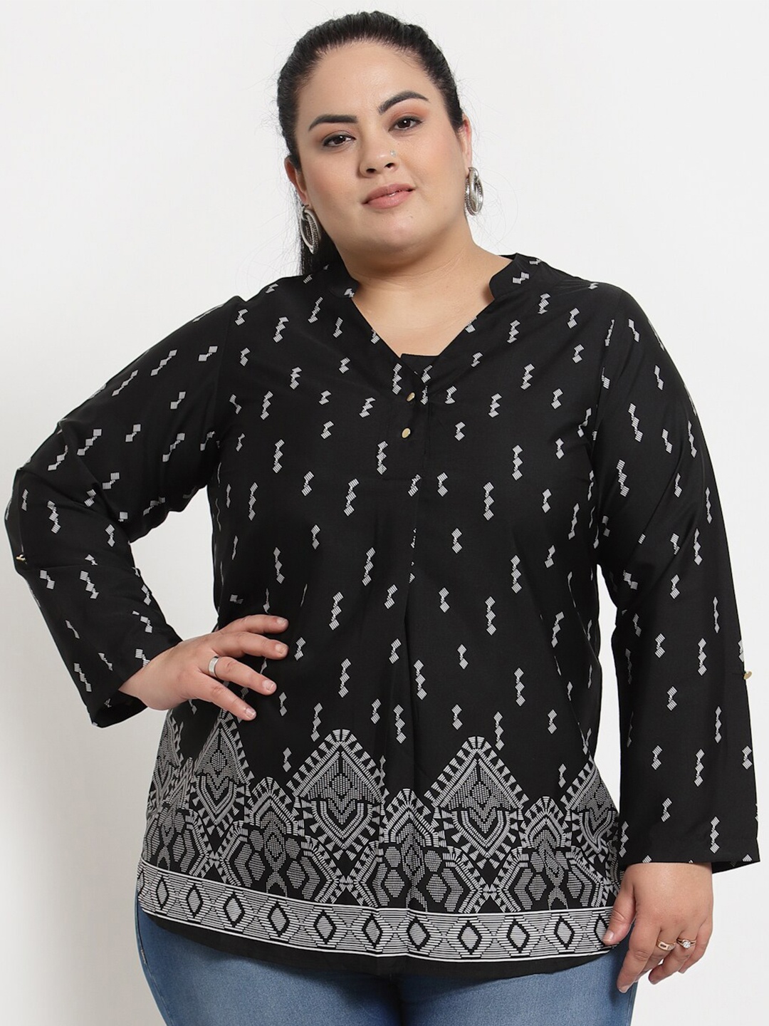 

plusS Women Plus Size Black & White Geometric Printed Top