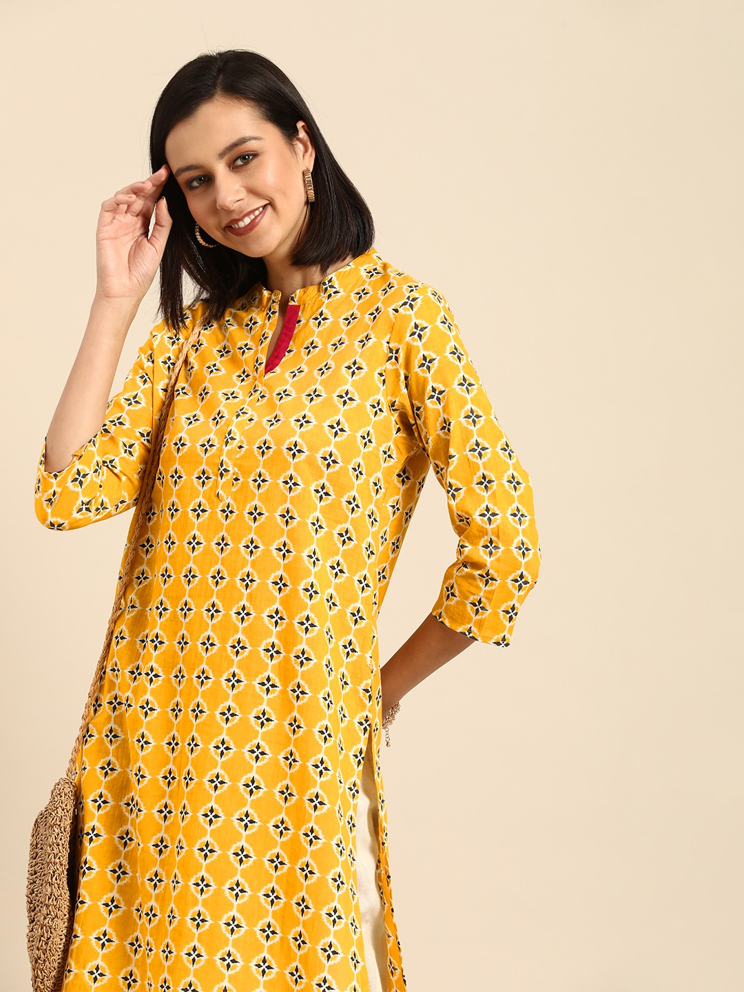 

Anouk Women Yellow & Black Ethnic Motifs Printed Indie Prints Kurta
