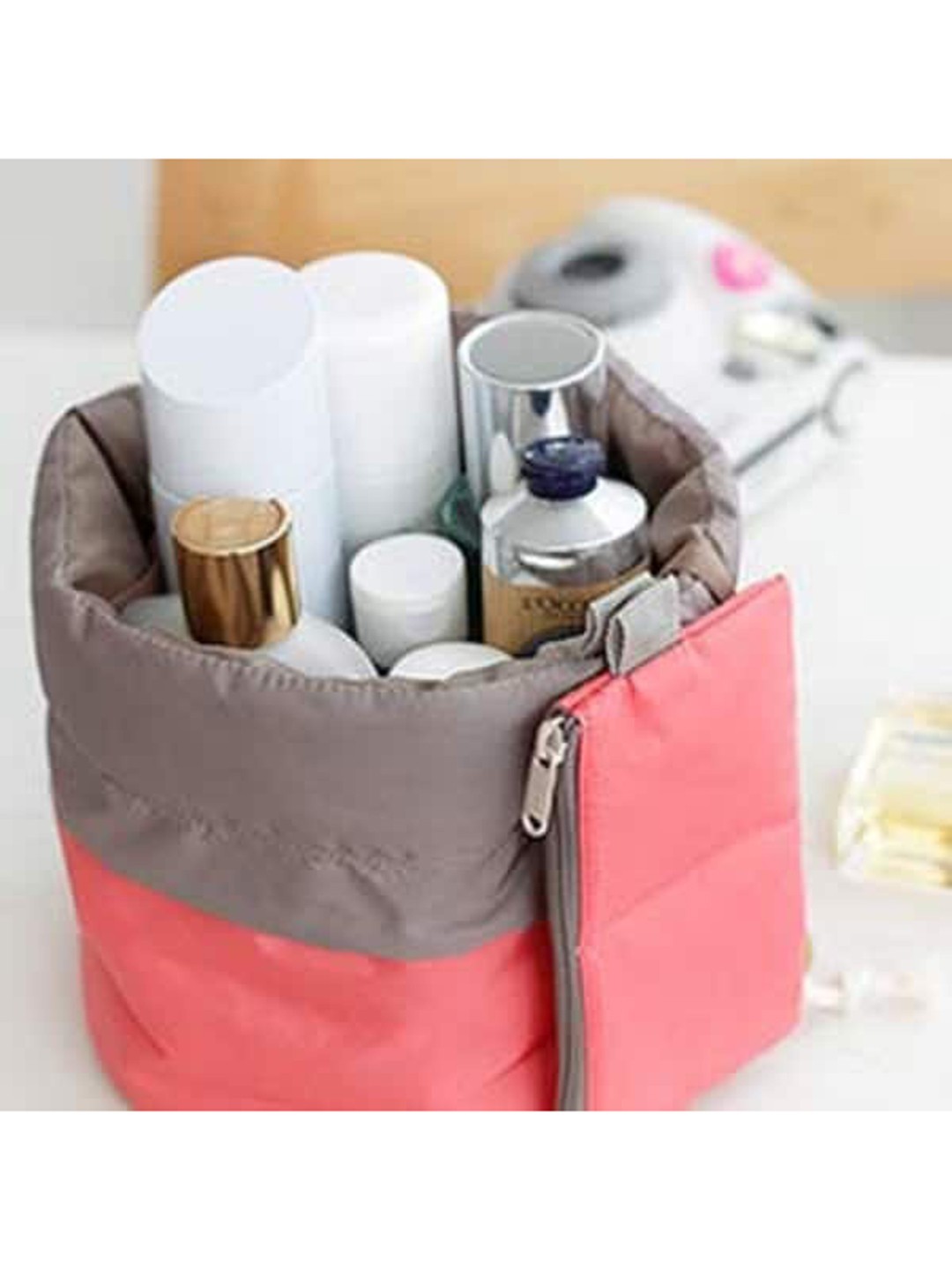 

Awestuffs Pink Barrel Shaped Drawstring Hanging Travel Toiletry Kit