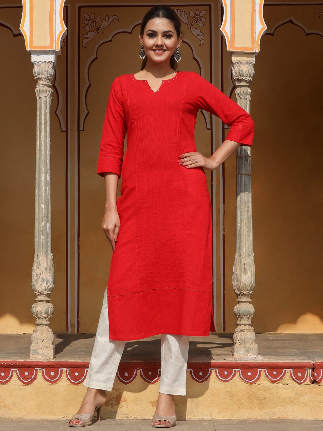 

Jaipur Kurti Women Red Cotton Pin Tucks Straight Kurta