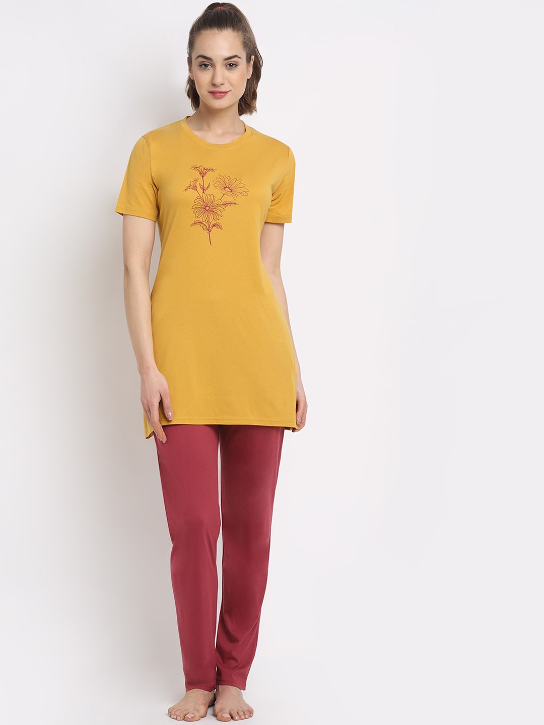 

Kanvin Women Gold-Toned & Pink Night suit
