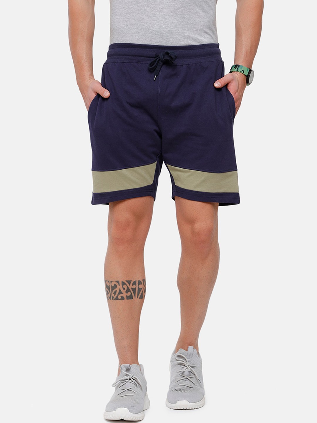 

MADSTO Men Navy Blue & Beige Striped Slim Fit Pure Cotton Sports Shorts