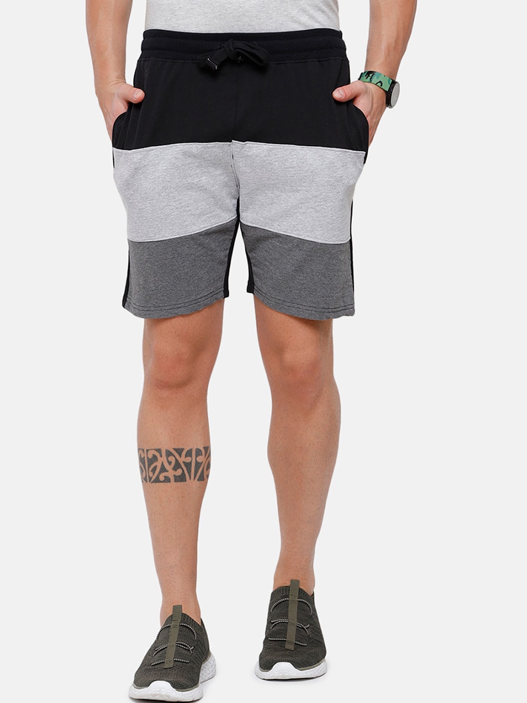 

MADSTO Men Black & Grey Colourblocked Slim Fit Shorts