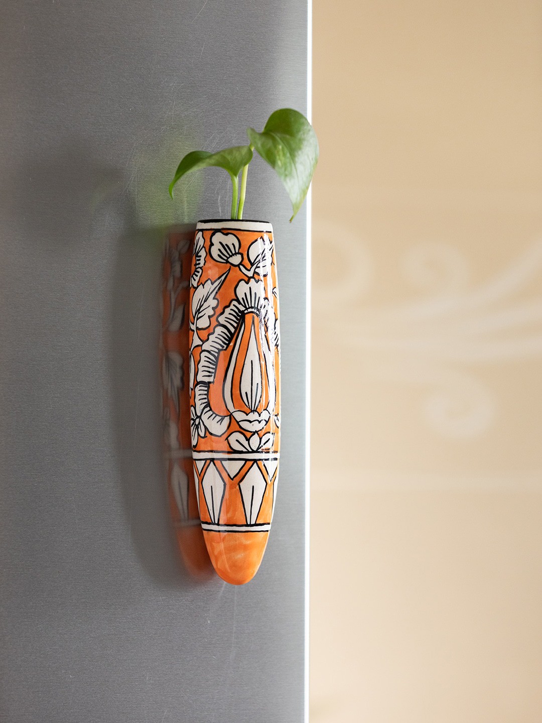 

ExclusiveLane Orange & White Mughal Saffron Ceramic Magnetic Fridge Planter