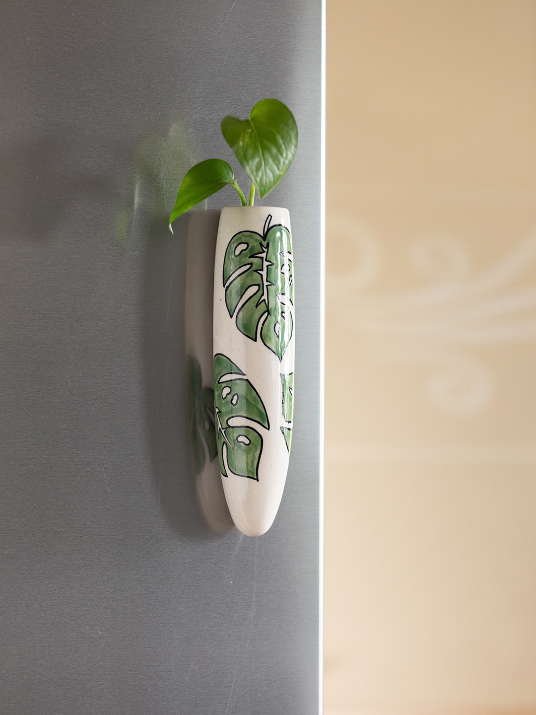 

ExclusiveLane White & Green Lush Life Ceramic Magnetic Fridge Planters