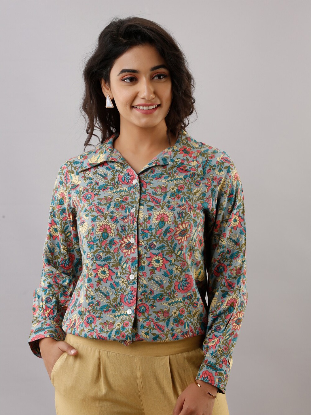 

KALINI Grey & Blue Floral Print Shirt Style Top