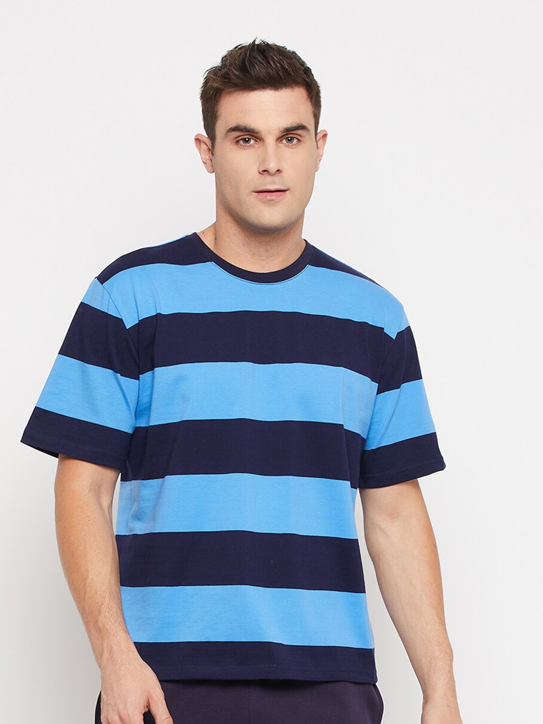 

FUGAZEE Men Blue Striped Pure Cotton Boxy T-shirt
