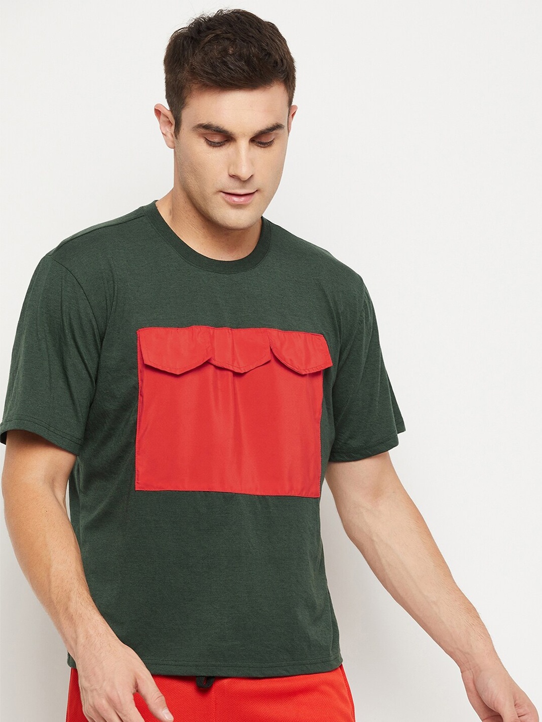 

FUGAZEE Men Green & Red Colourblocked Boxy Cotton Round Neck T-shirt