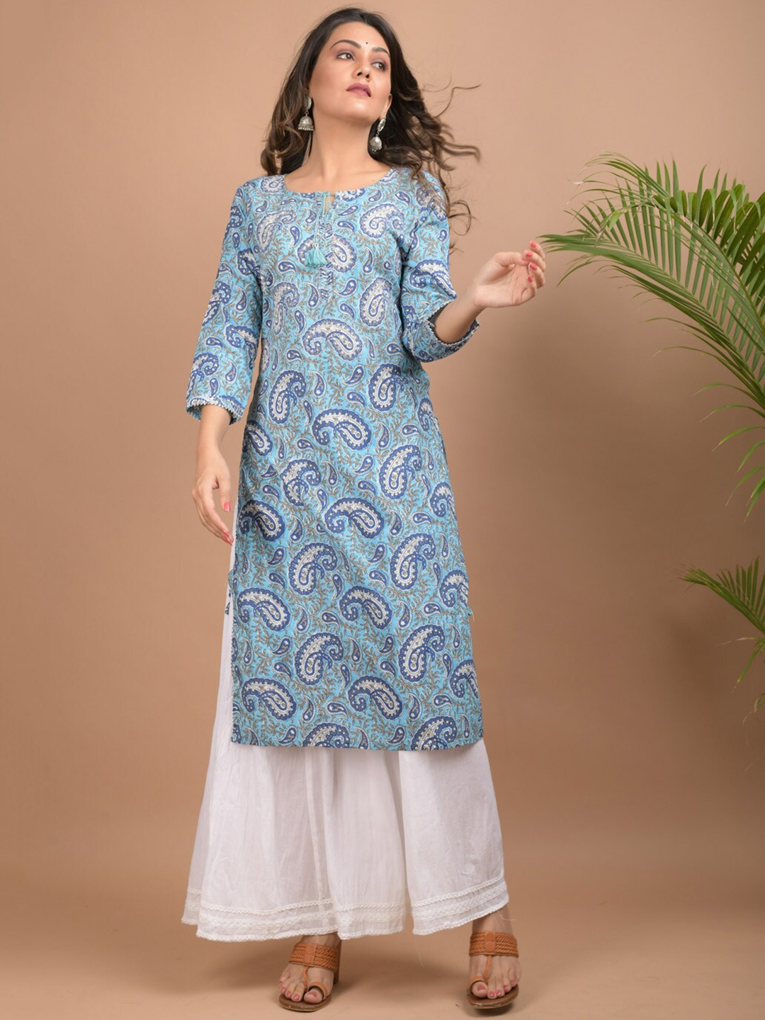 

KAAJH Women Blue Paisley Printed Pure Cotton Kurta with Palazzos