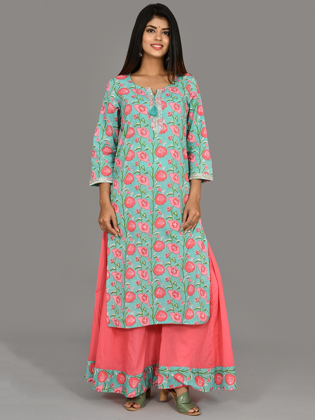 

KAAJH Women Green Floral Printed Cotton Kurta With Sharara