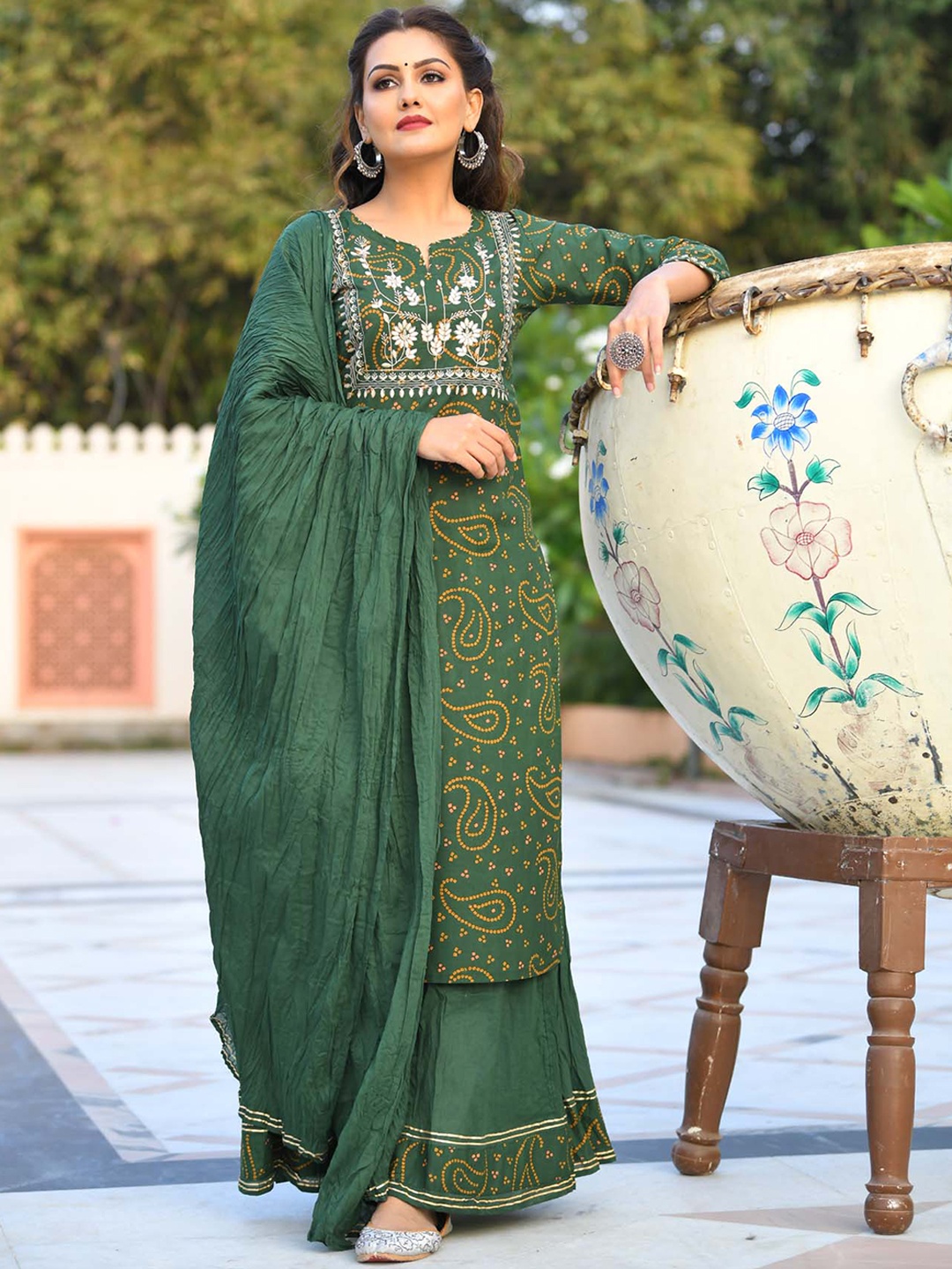 

KAAJH Women Green Embroidered Cotton Kurta & Palazzos With Dupatta