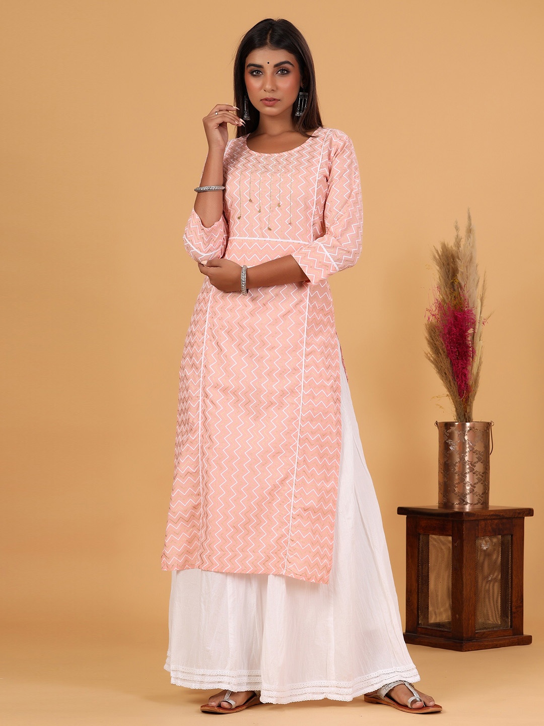 

KAAJH Women Peach-Coloured Zigzag Printed Pure Cotton Kurta with Sharara