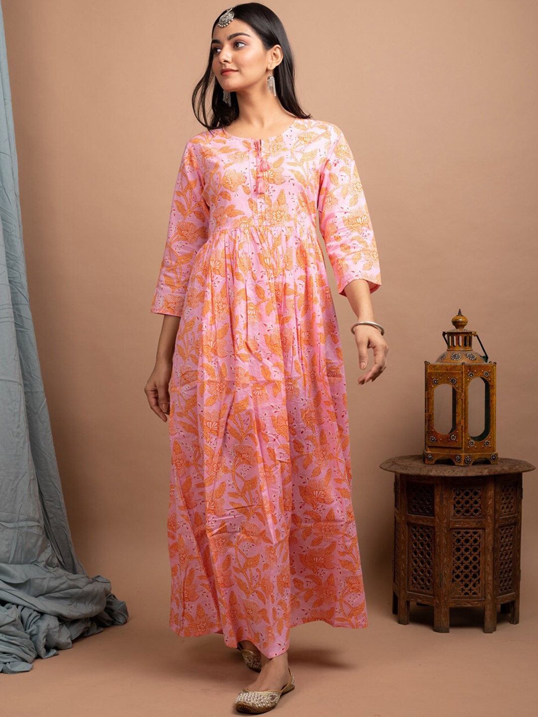 

KAAJH Women Pink Floral Printed Anarkali Kurta