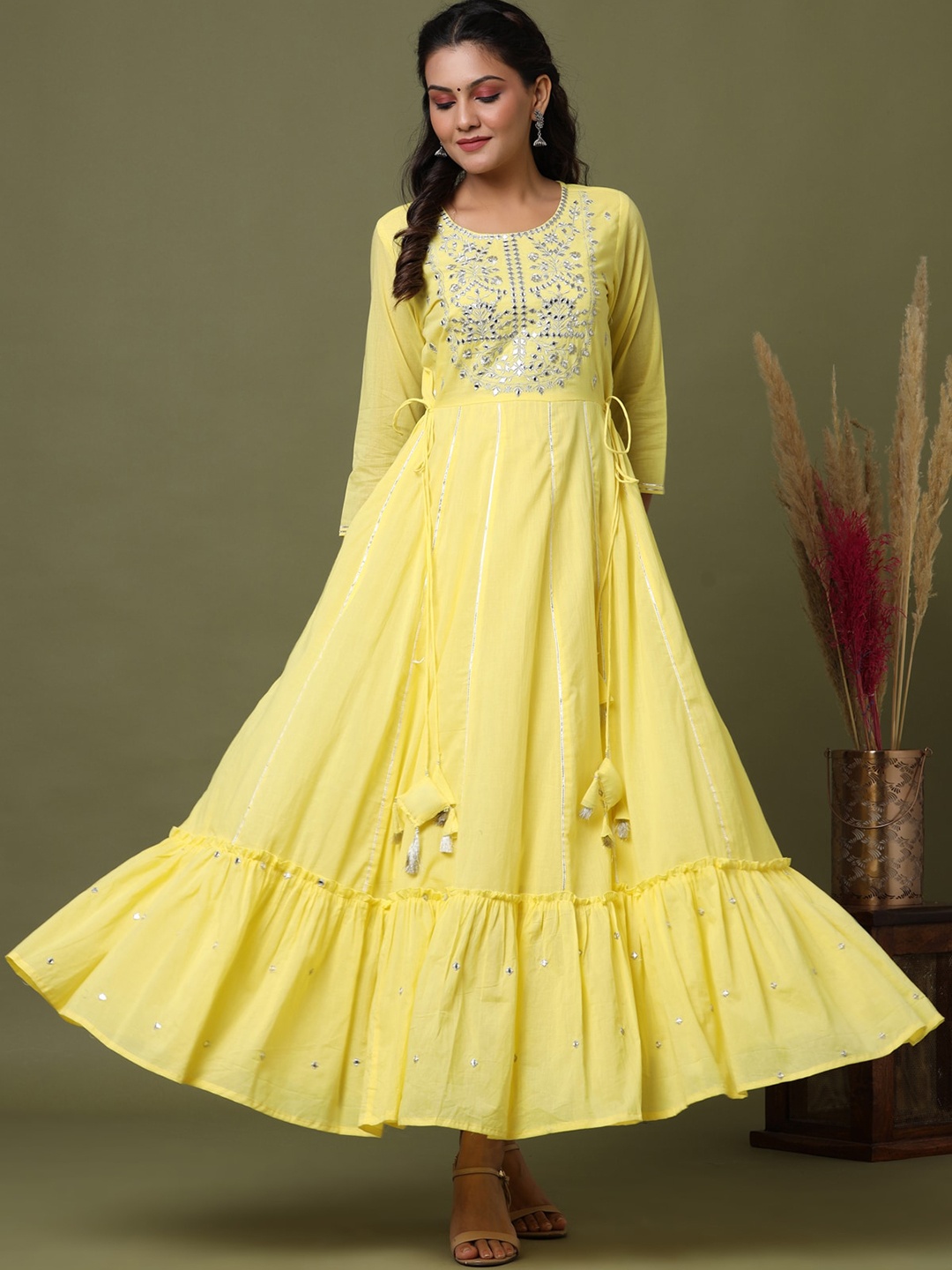 

KAAJH Women Yellow Embroidered Cotton Anarkali Kurta