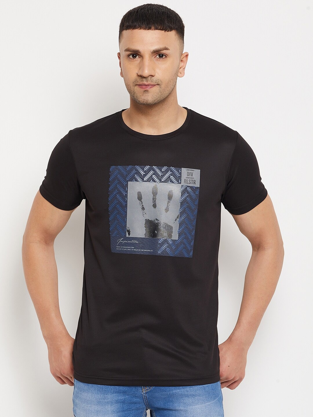 

Parcel Yard Men Black Printed T-shirt