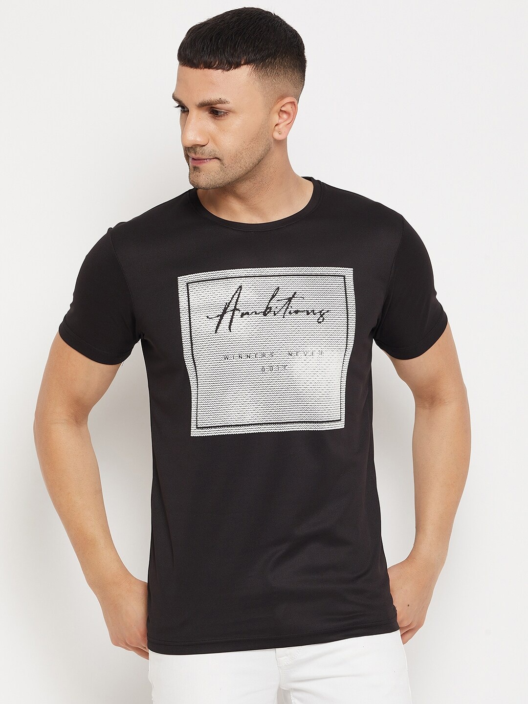 

Parcel Yard Men Black & White Printed Regular Fit T-shirt