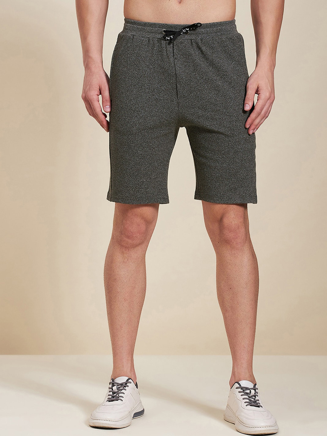 

MASCLN SASSAFRAS Men Grey Low-Rise Shorts