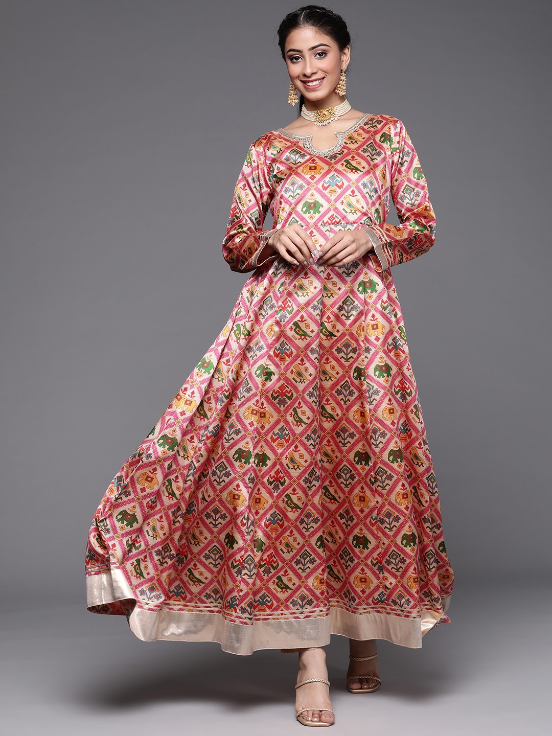 

Varanga Women Beige & Pink Ethnic Motifs Printed Gotta Patti Anarkali Kurta
