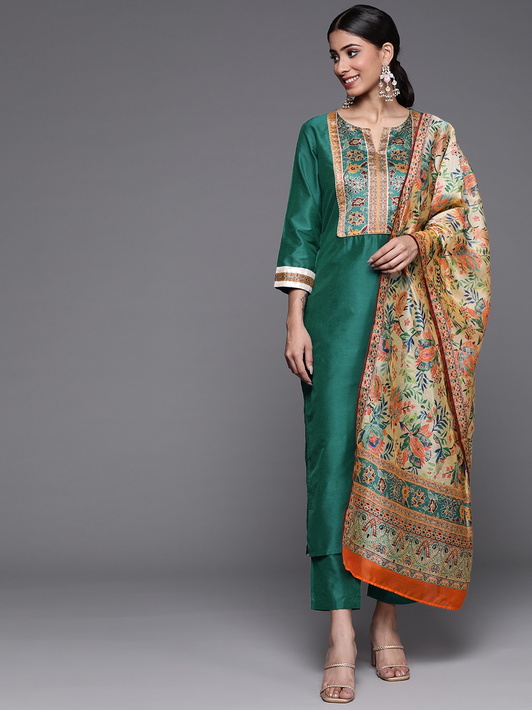 

Varanga Women Green Ethnic Motifs Yoke Design Kurta with Trousers & With Dupatta