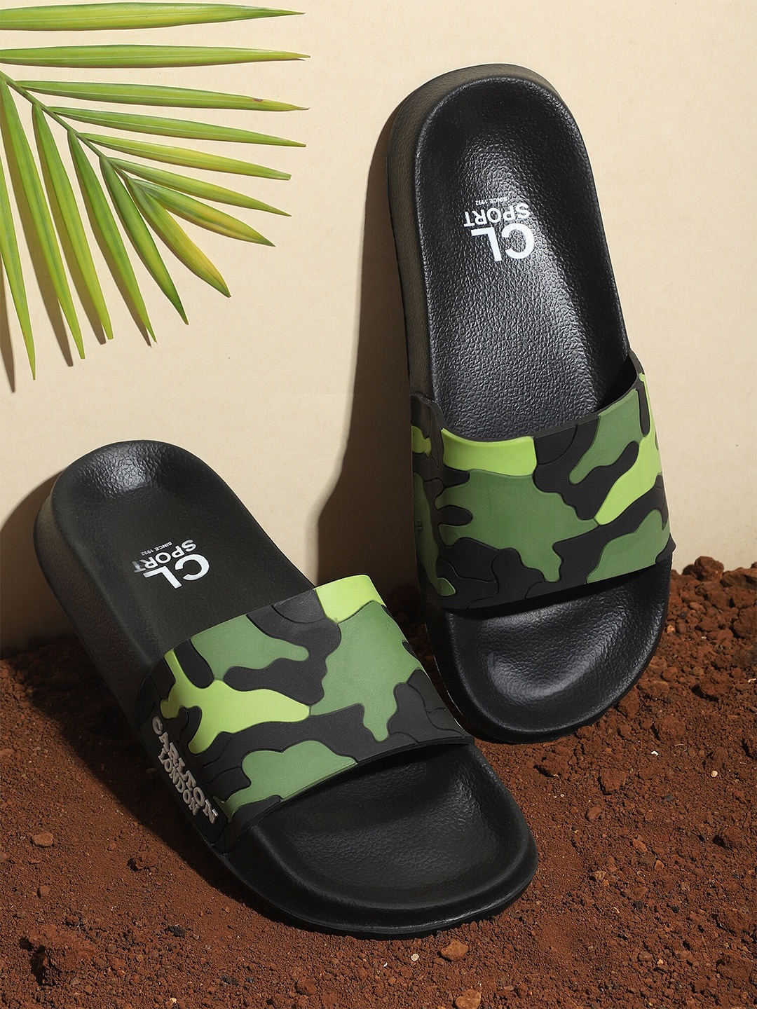 

Carlton London sports Men Black & Green Printed Sliders