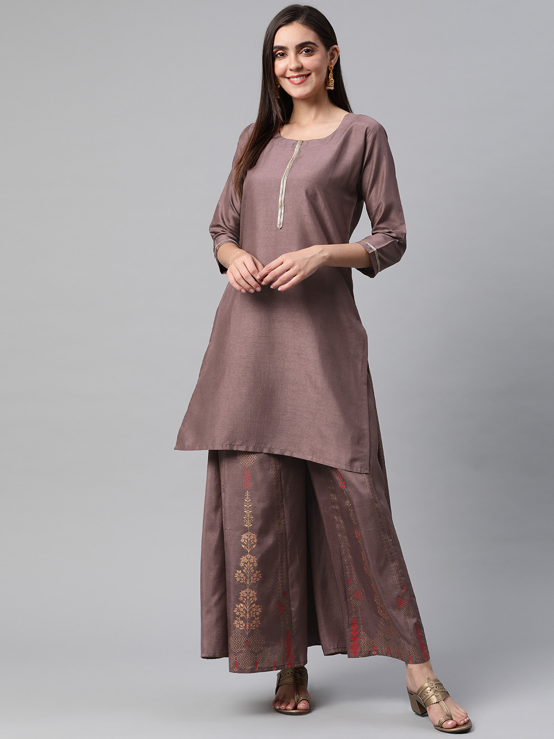 

Somras Women Mauve With A Tinge Of Brown Ethnic Motifs Kurta with Sharara