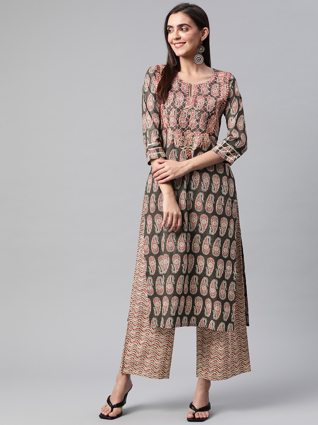 

Somras Women Brown Floral Yoke Design Mirror Work Pure Cotton Kurta with Palazzos